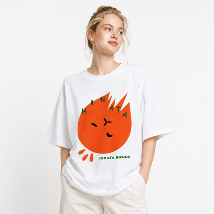 HINACALM Hinatabokko Graphic Tee
