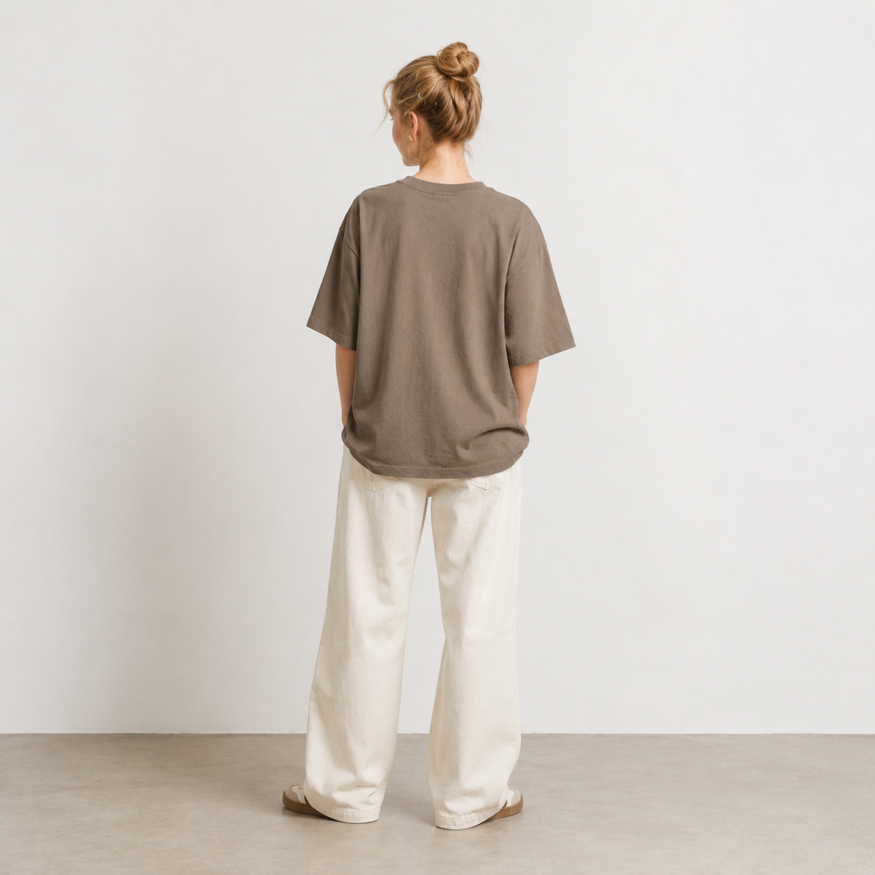 HINACALM Hinatabokko Graphic Tee