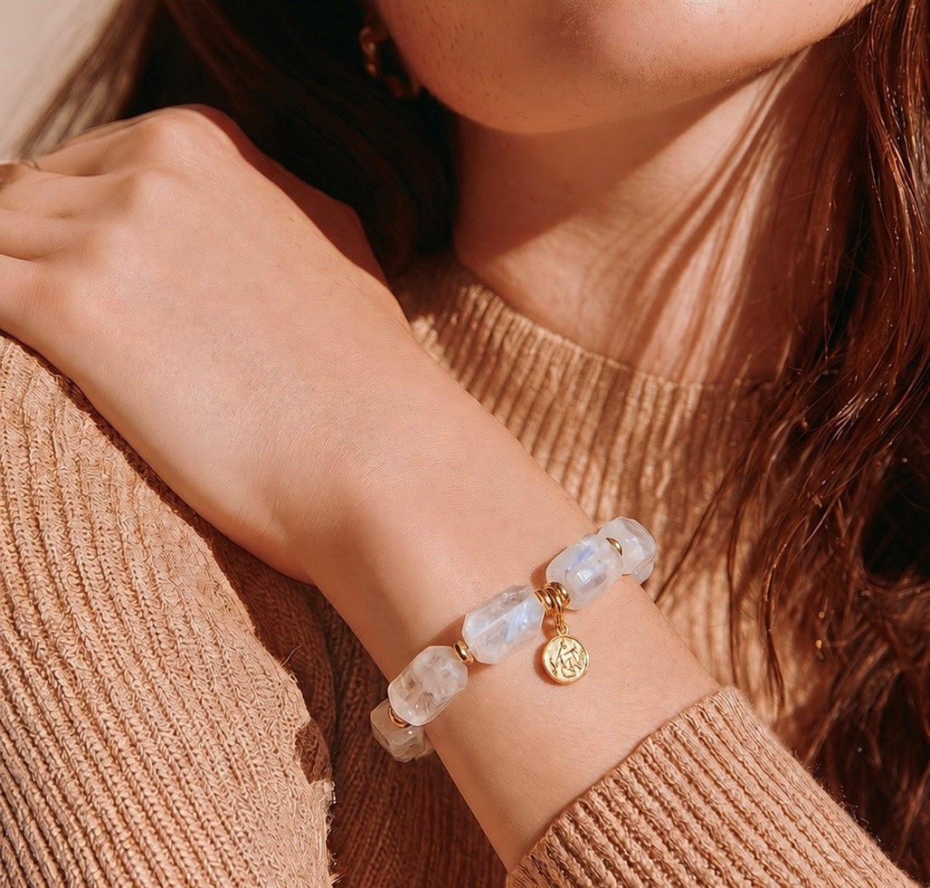 Hermetia × amp japan White Labradorite Bracelet Produced by ANKH